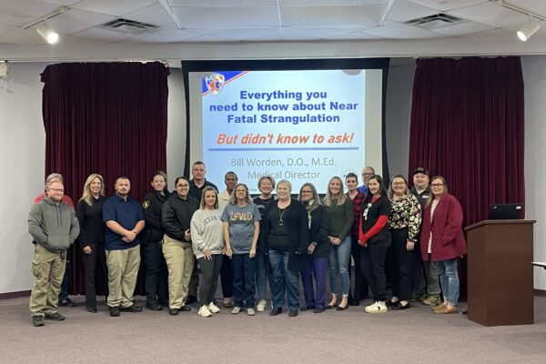 Dr. Bill Worden, Medical Director at Heartland Medical Direction, delivers training in Idabel, Oklahoma, on nonfatal strangulation.